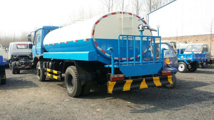 四川自貢市三輪吸糞車與吸污車 城市環境衛生的重要工具